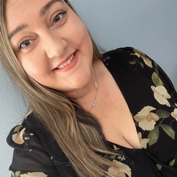 Meet your Posher, Alicia - Picture 1 of 1